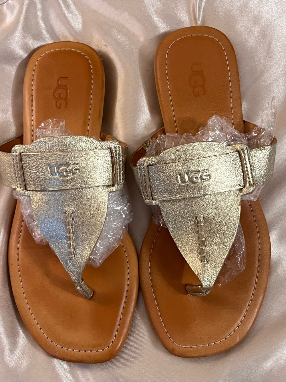 UGG Women's Metallic Silver Leather Thong Sandals